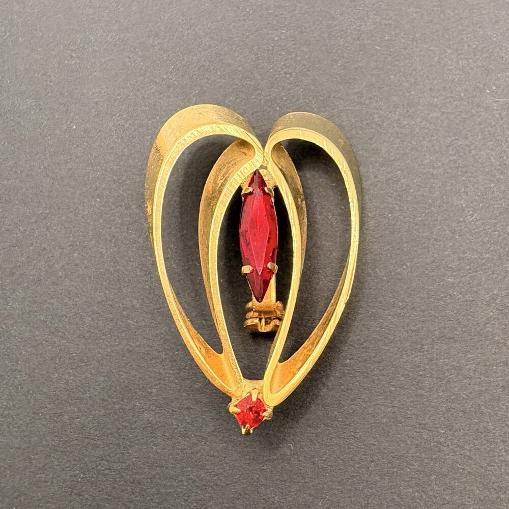 Vintage Open Heart Gold Tone Red Marquis Rhinestone Brooch Love Valentines 1.25"